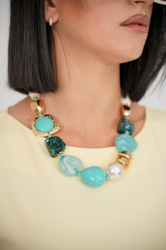 Collana perle e pietre verde