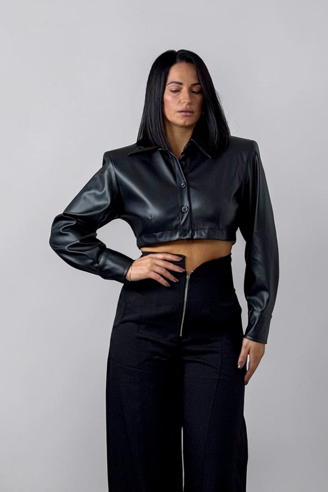 Camicia ecopelle crop nera