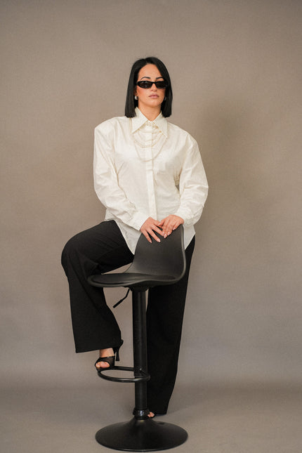 Camicia bianca con spallina